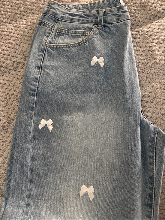 Forever 21 90’s Fit Bow Baggy Jeans - Picture 3 of 8